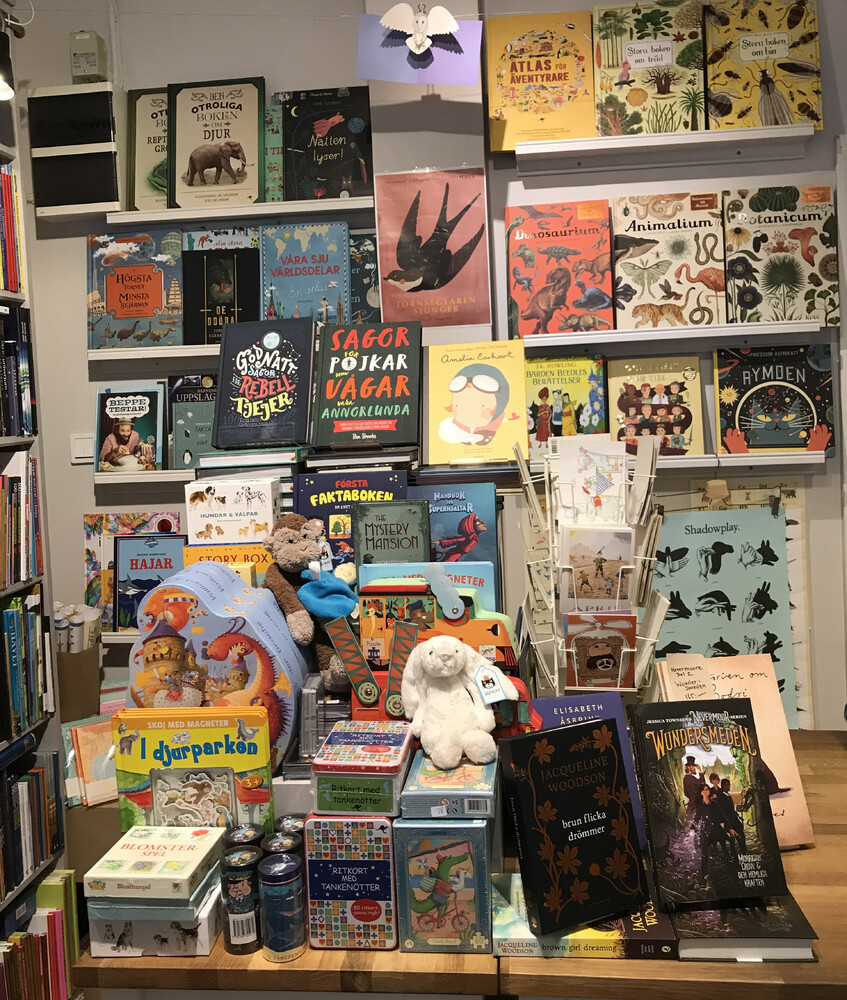 Prateleiras da livraria Bokbok em Estocolmo | © Lima Andruška